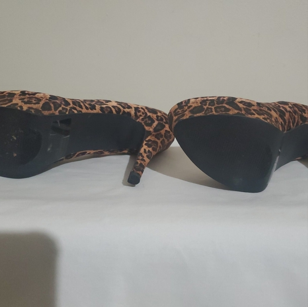 Leopard platform heels